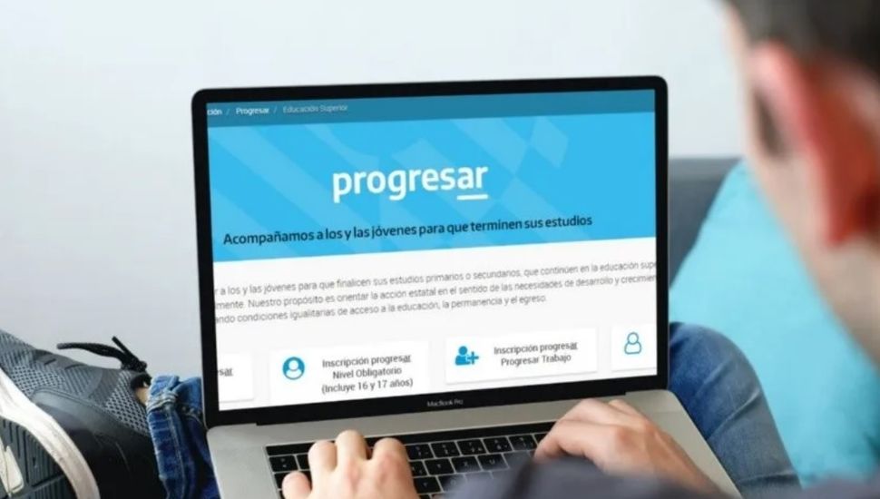 Modifican un requisito para cobrar la prestación de las Becas Progresar