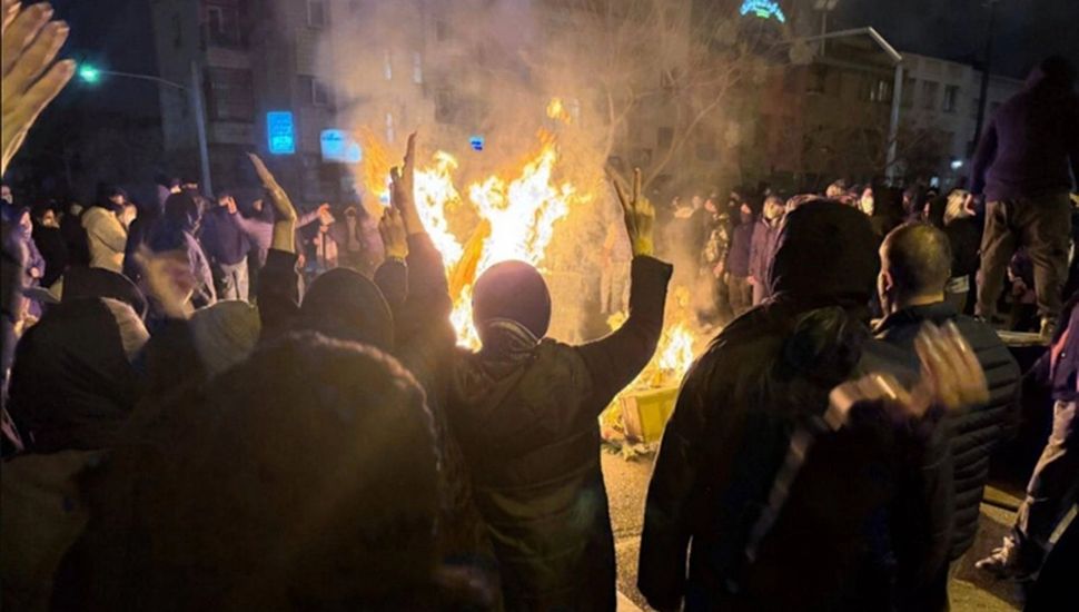 EE.UU. rompe relaciones diplomáticas con Teherán