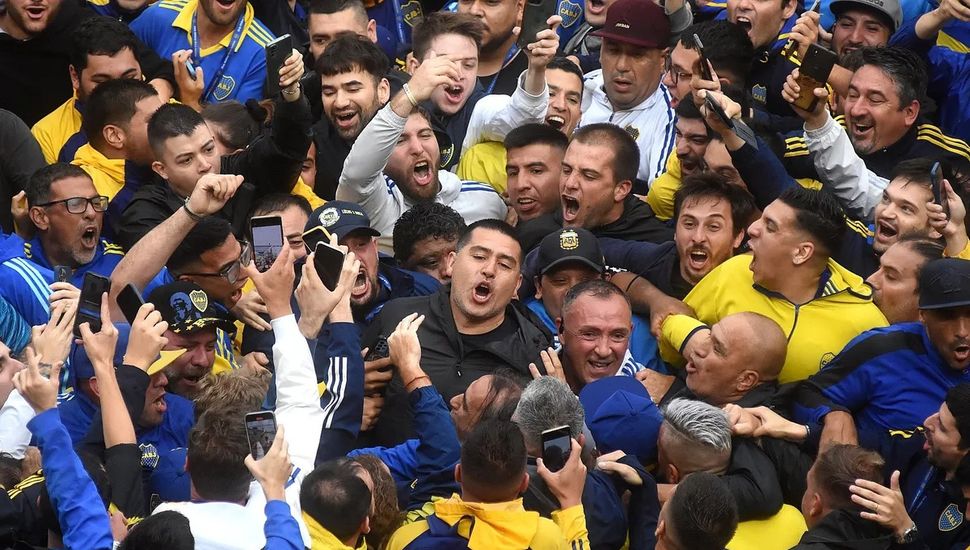 Riquelme venció a la fórmula de Macri y es el nuevo presidente de Boca