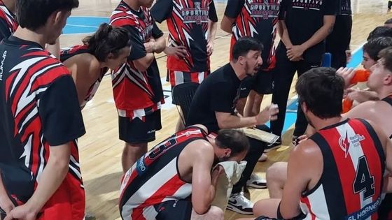 Jonathan Psarras continuará como DT de Sportivo Rojas en 2026