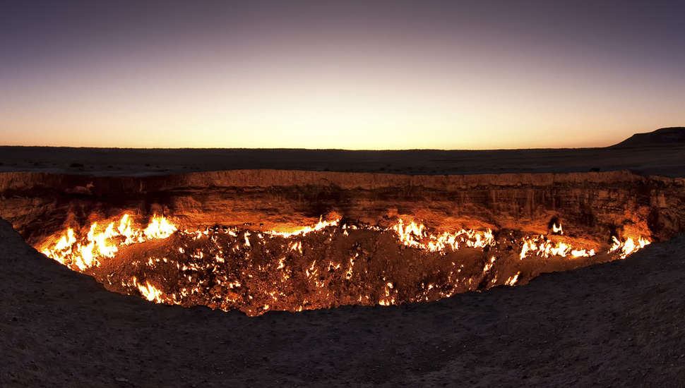 Se apaga un pozo de gas que arde hace medio siglo, conocido como "Las Puertas del Infierno"