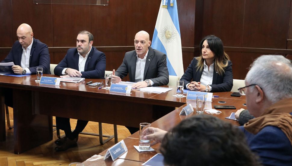 Leonardo Busso: “La vacuna contra el dengue no es para incluir en el Calendario Nacional”