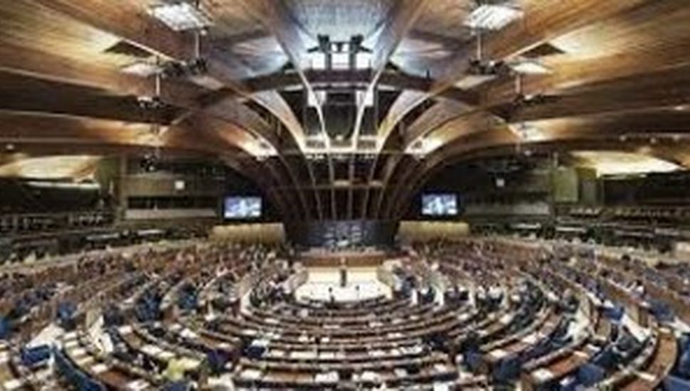 Reino Unido analiza abandonar la Convención Europea de DD.HH.