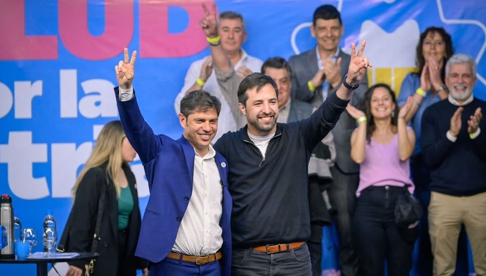 Axel Kicillof: "Emociona ver el respaldo y el acompañamiento del pueblo"