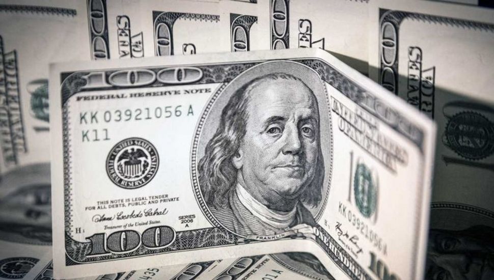 El dólar blue volvió a superar los $380