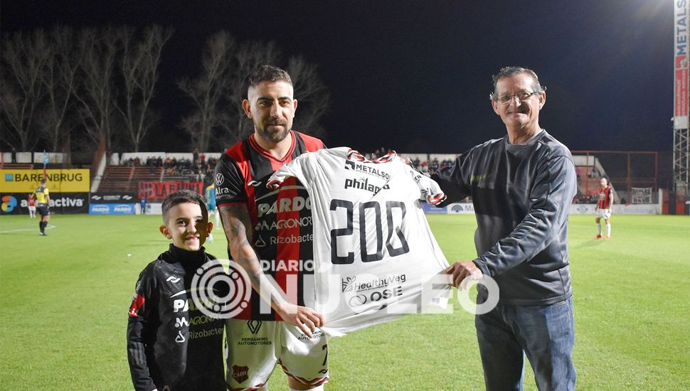 Pablo Mazza, el ídolo que llegó a los 200 partidos con la camiseta de Douglas