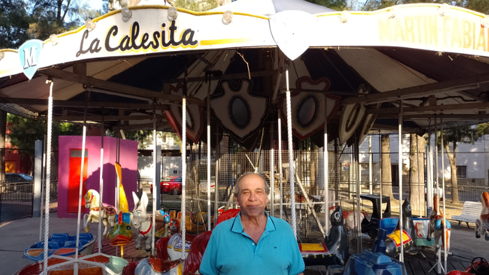 Roberto Peña: El histórico calesitero de la Plaza 25 de Mayo