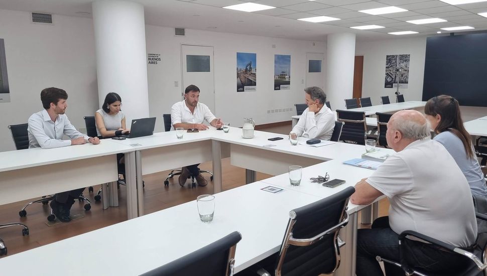 El intendente de Rojas gestionó obras clave ante la Provincia para infraestructura, viviendas y espacios públicos