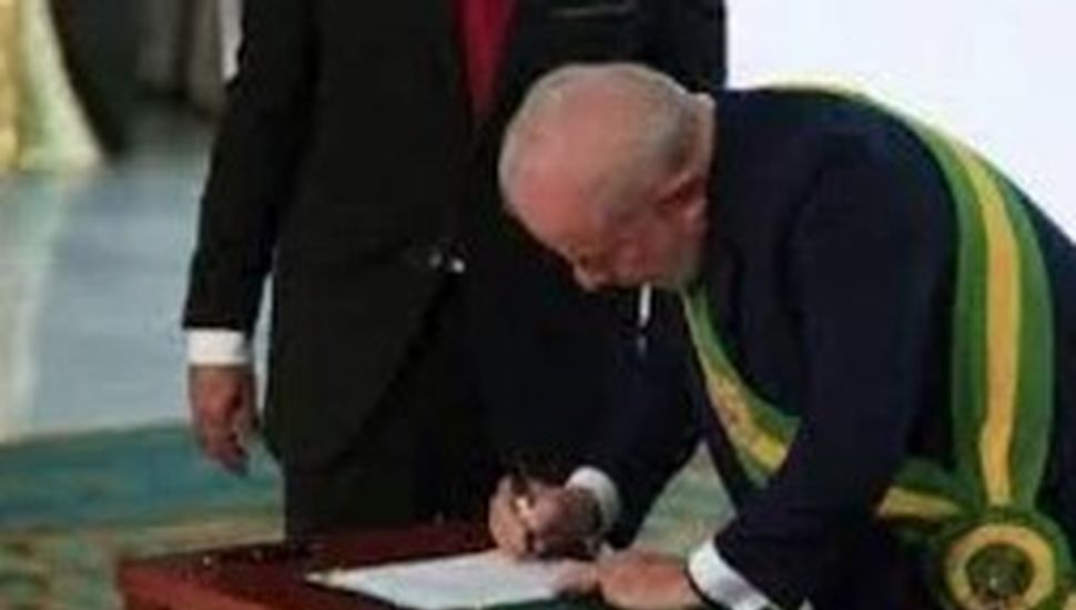 Lula ya firmó más de diez decretos presidenciales