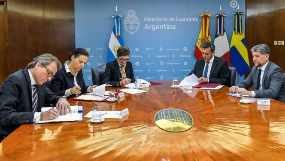 Argentina firmó 3 nuevos acuerdos con el Club de París