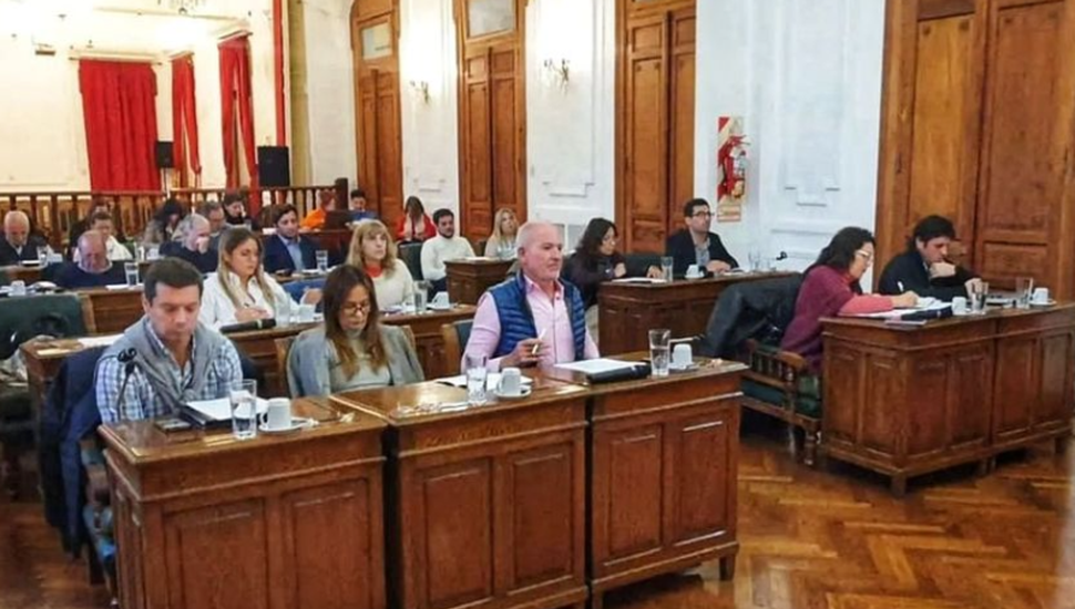A once días del vencimiento del plazo para la presentación de alianzas, referentes de LLA y JxC buscan concretar un acuerdo
