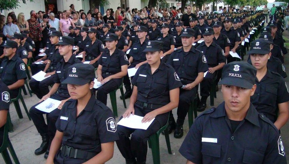 Invitan a sumarse a las escuelas de formación policial bonaerense