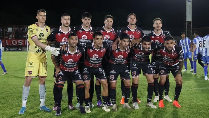 Douglas recibe a Olimpo en un choque clave por el Federal