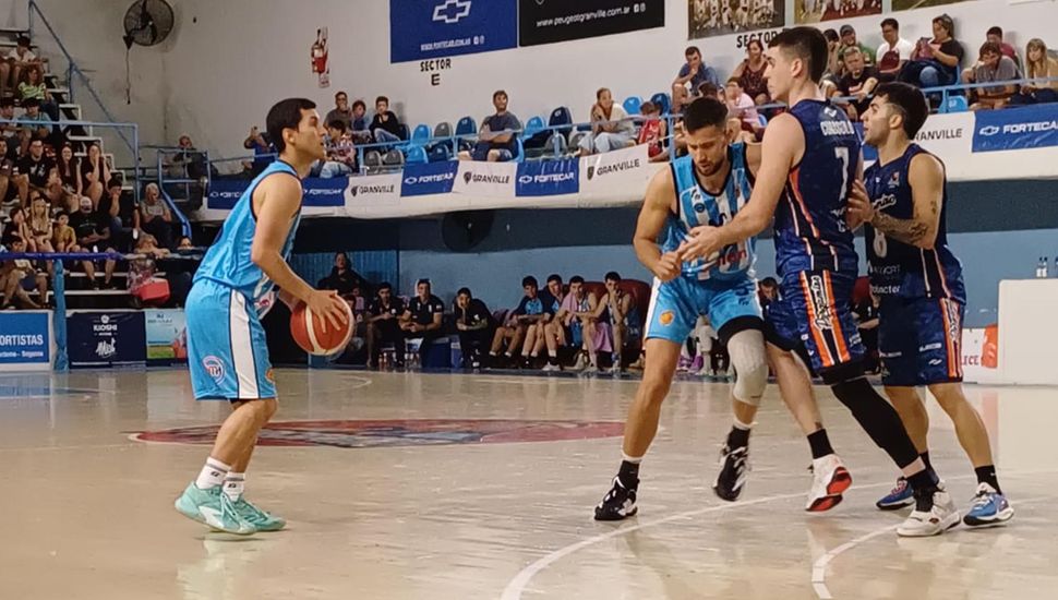 Pergamino Básquet luchó pero no pudo con Racing de Chivilcoy