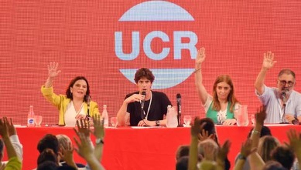 La UCR también criticó a Milei por su discurso en Davos