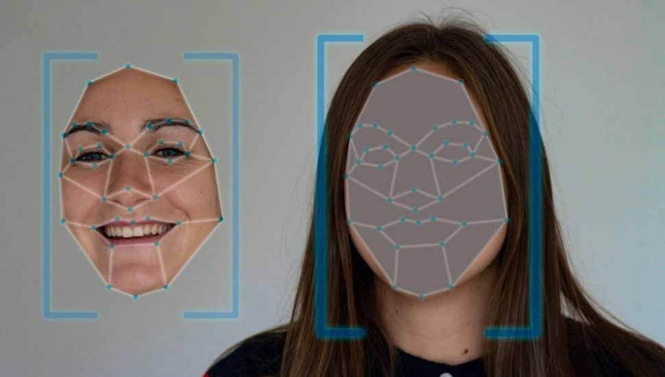 Creó fotos triple X de sus compañeras con inteligencia artificial