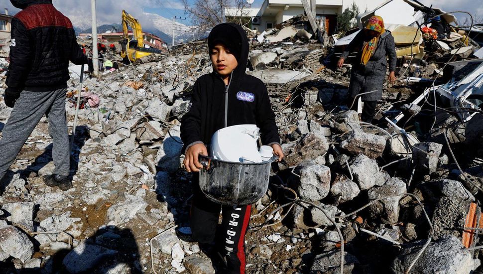 Estiman que podrían ser 100 mil las víctimas fatales por el terremoto