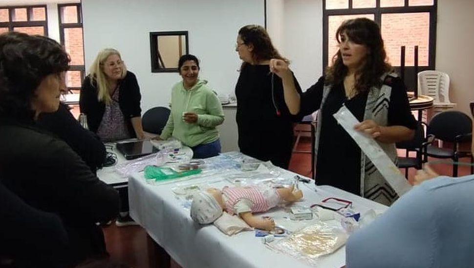 Personal de enfermería de Salto recibió capacitación en cuidados del recién nacido