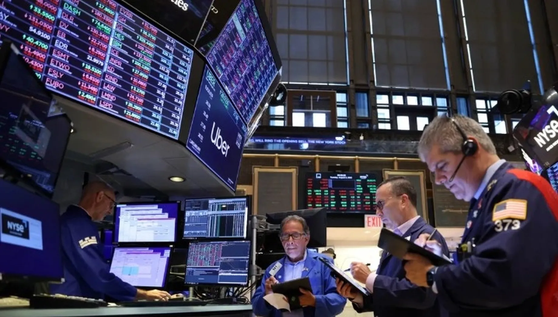 El riesgo país se disparó y caen acciones hasta 8% en Wall Street ...