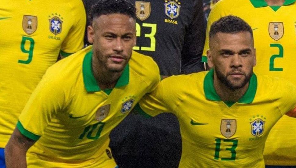 Dani Alves, Neymar y nueve delanteros, la lista de Brasil para el Mundial