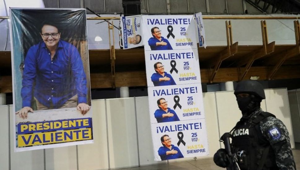 Ecuador: el partido de Villavicencio postula a la presidencia a su compañera de fórmula