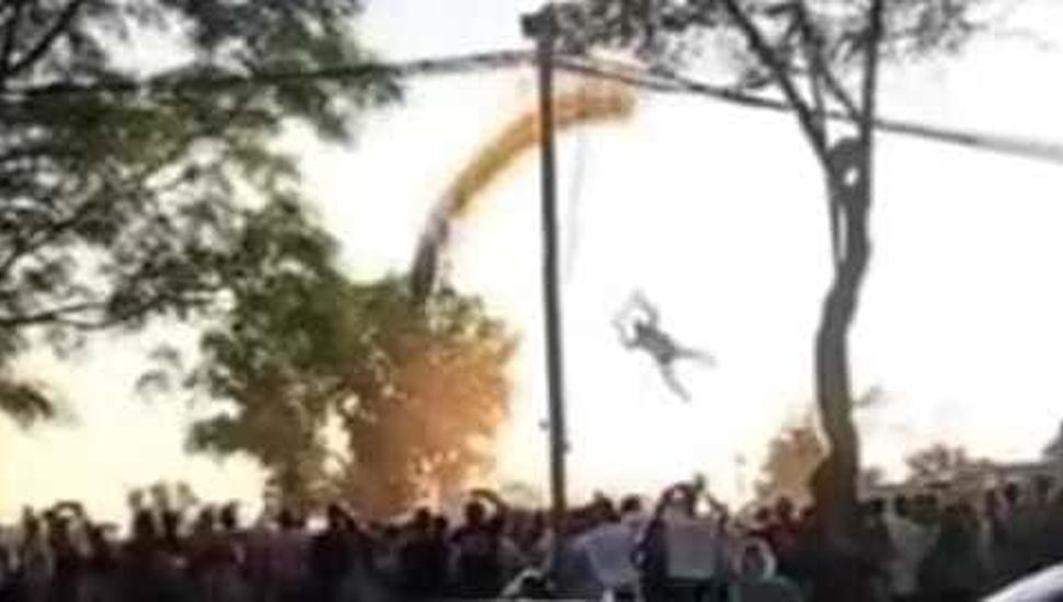 Tensión en la llegada de los Reyes Magos a Pergamino: un paracaidista resultó herido tras un mal descenso