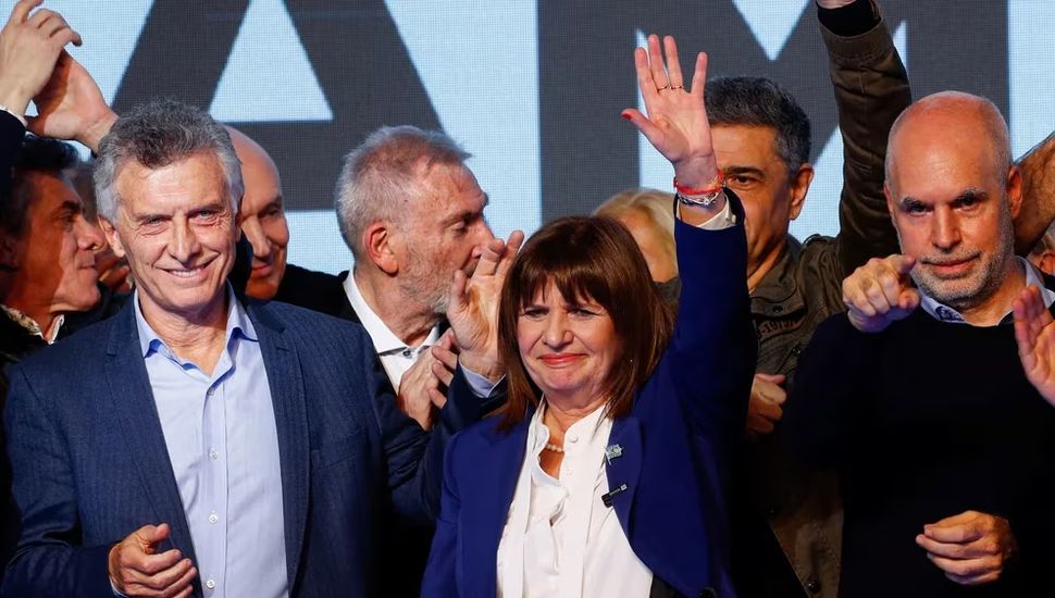 Macri coquetea con Milei pero respalda a Bullrich