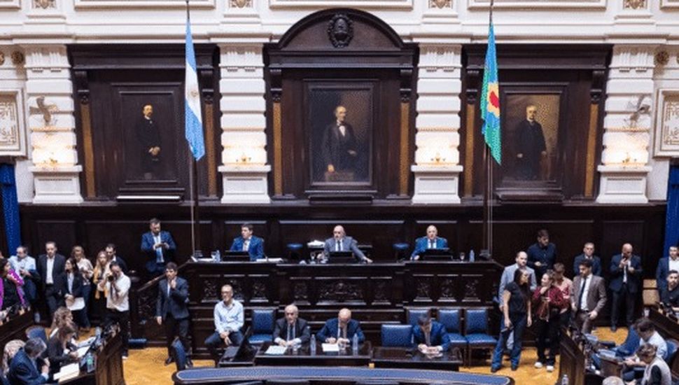 Se suman rechazos a la ley que permite las reelecciones