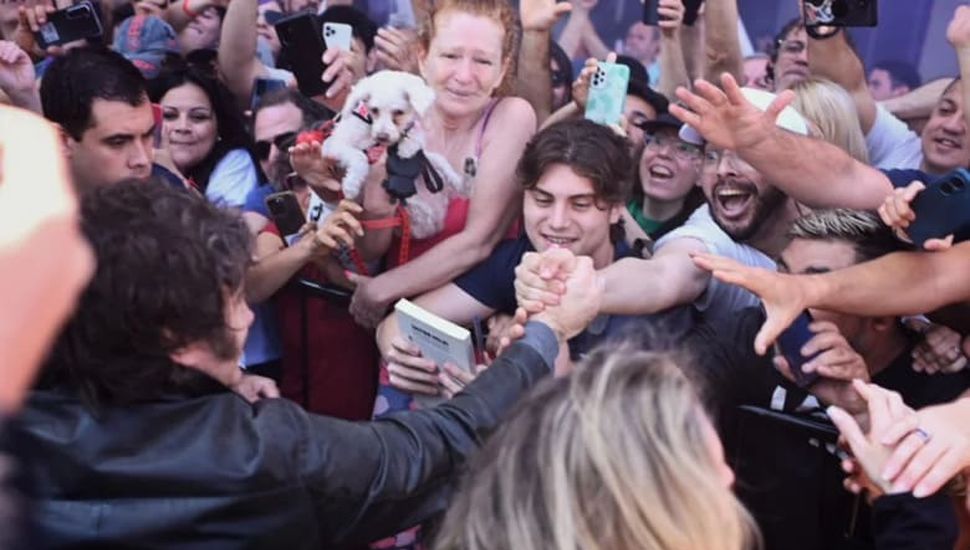 El presidente Milei se fue de Santa Fe sin caminata