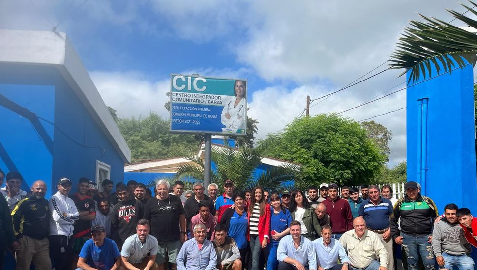 Miembros del Instituto Maiztegui participan de una campaña de vacunación en Santiago del Estero