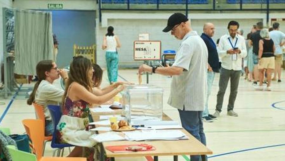 El PP pasó al frente en una reñida elección en España