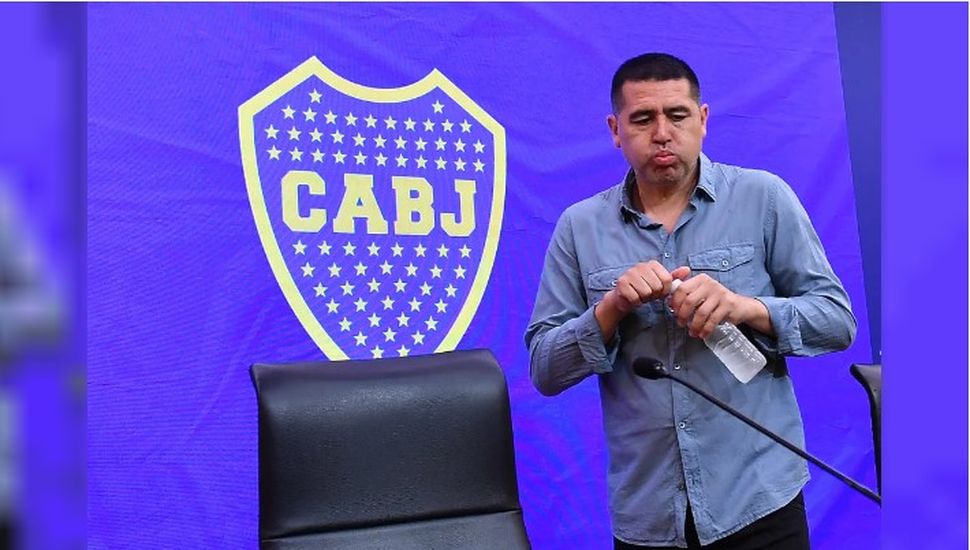 La inestabilidad de los DT durante la dirigencia de Riquelme