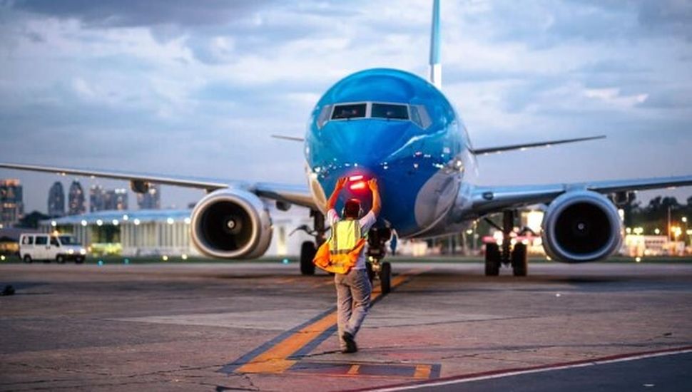 Conflicto en Aerolíneas: cancelan vuelos por huelga de pilotos