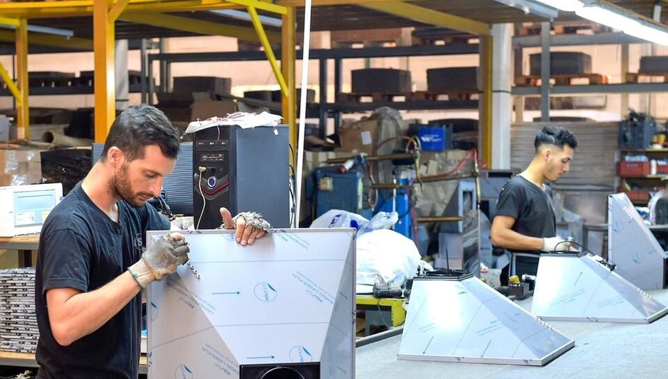 La industria pyme volvió a caer en junio