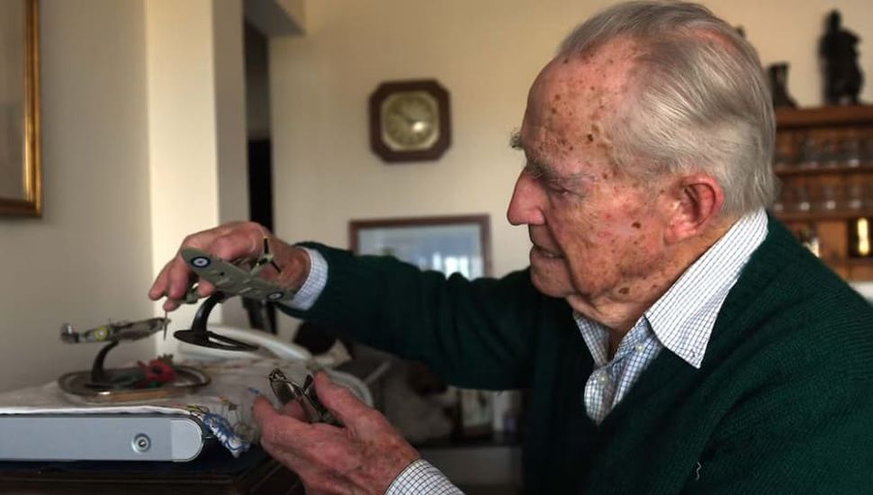 Murió Ronnie Scott A los 107 años, el piloto argentino que combatió contra Hitler