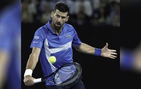 Novak Djokovic venció a Carlos Alcaraz y accedió a semifinales