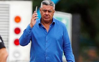 La pelota no se mancha, pero la AFA...