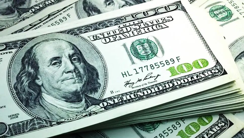 El dólar blue se mantiene en $ 377 tras los feriados