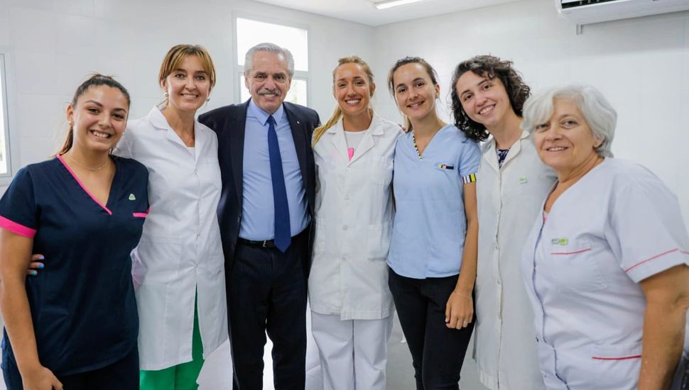 Una científica rojense inauguró un edificio universitario junto al Presidente Alberto Fernández