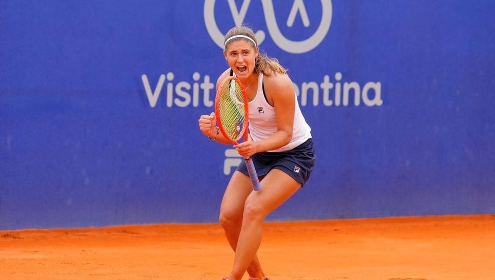 Julia Riera comenzó ganando en Montevideo