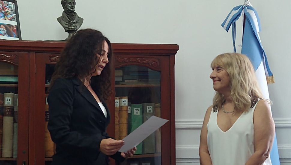 Nora Paladino juró como concejal y reemplazará a Maiztegui