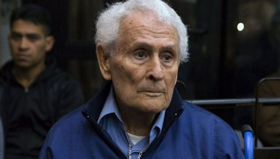 Le otorgan arresto domiciliario al represor Miguel Etchecolatz