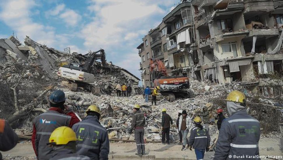 Tres muertos y más de 200 heridos tras dos nuevos sismos en Turquía y Siria