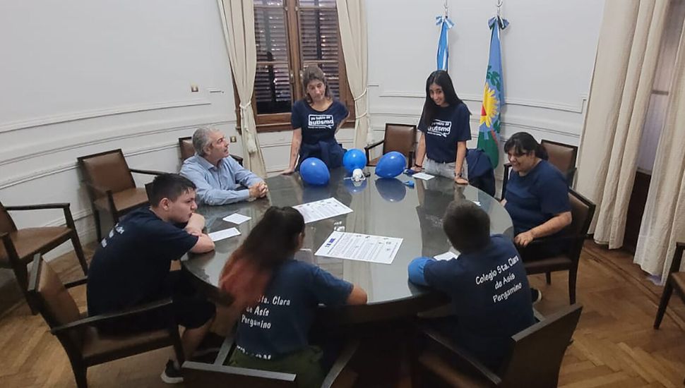 Alumnos del Colegio Santa Clara de Asís visitaron la Municipalidad de Pergamino