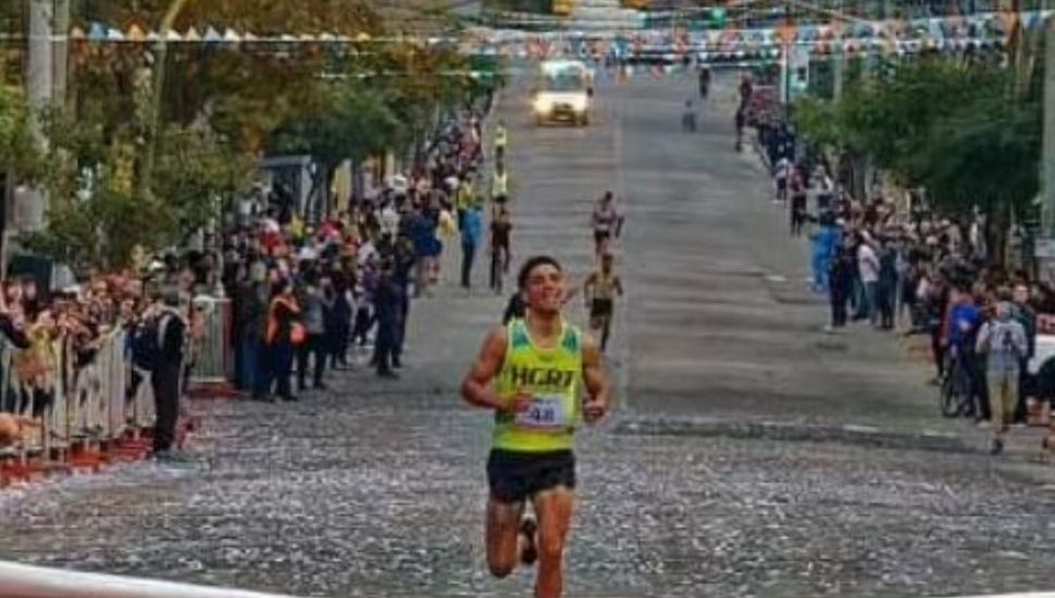 El colonense Enzo Fernández ganó la “Maratón del Vidriero”