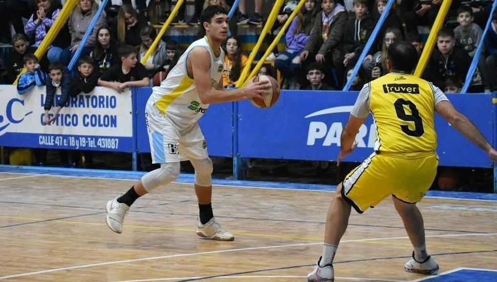 Argentino y Comunicaciones se adelantaron en la serie de semifinales