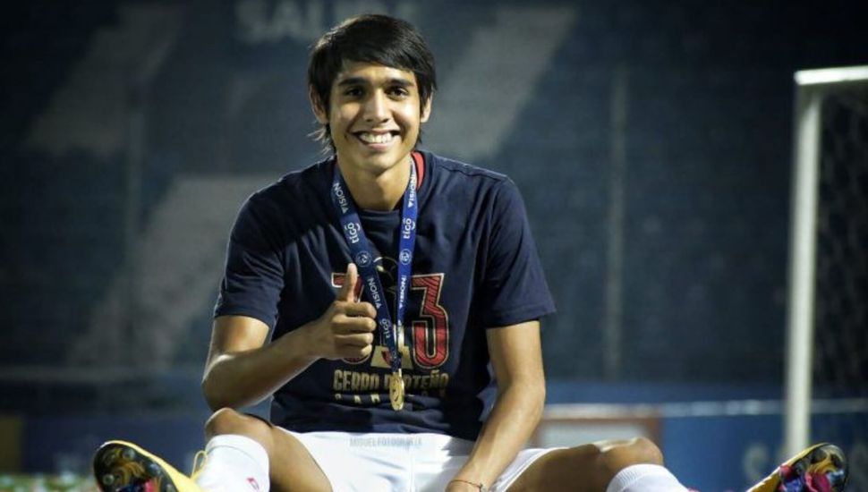 Boca quiere reforzar la defensa con el paraguayo Alexis Duarte