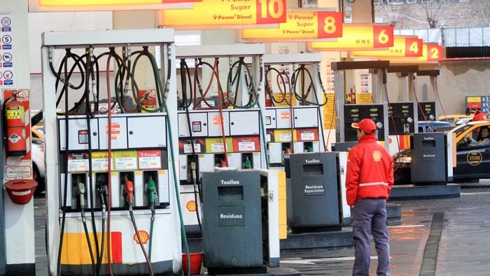 Shell seguirá a YPF y también aplicará bajas en los precios de sus combustibles