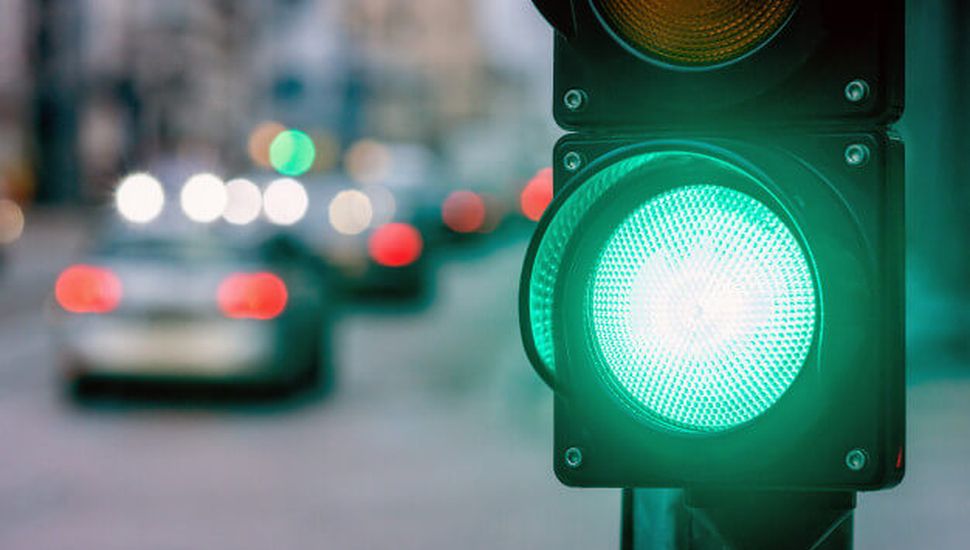 Ya se encuentran funcionando los semáforos con luz verde intermitente en las avenidas de Pergamino