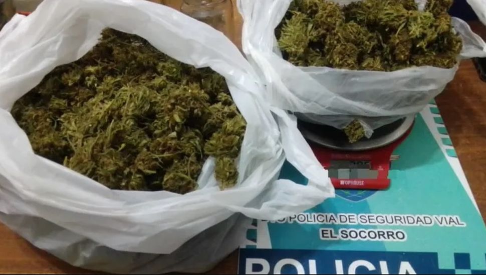 Pergaminenses evadieron un un control, pero fueron detenidos con marihuana en otro operativo